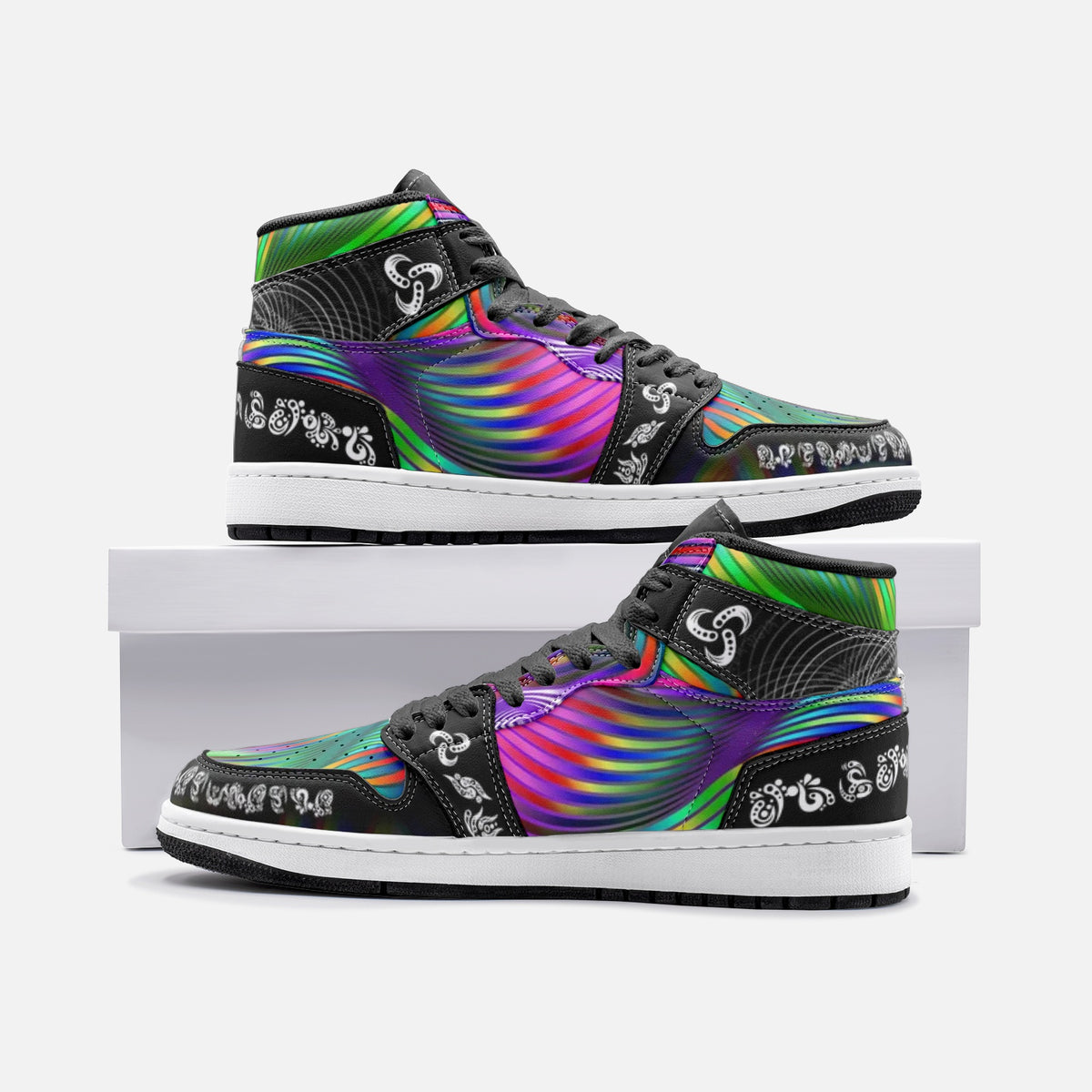 Twisted Unisex Sneaker